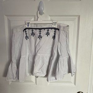 Blouse, off the shoulder, trendy